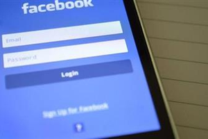 'فيسبوك' تتيح رفع مقاطع الفيديو في التعليقات