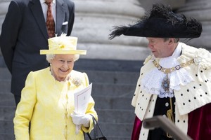 انطلاق الاحتفالات بالعيد الرسمي للملكة اليزابيث 
