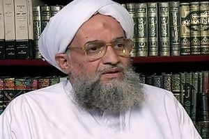 زعيم تنظيم القاعدة يبايع زعيم طالبان الجديد