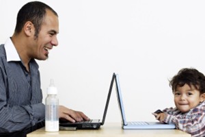 لحلّ المشكلات الأسرية... تويوتا تسمح لموظفيها بالعمل من المنزل!