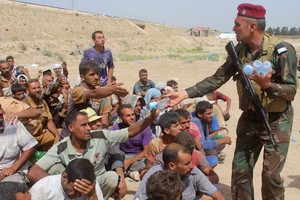 تنظيم داعش يقتل 18 شخصاً من سكان الفلوجة الهاربين