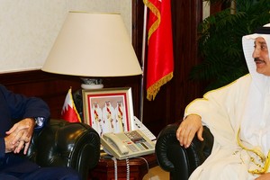 حميدان يستعرض تعزيز التعاون العمالي والتنموي مع سفير المملكة المتحدة