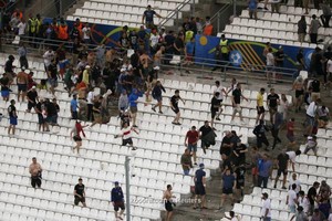 كأس أوروبا 2016: الاتحاد الأوروبي يهدد روسيا وانجلترا بالاستبعاد في حال تجددت أعمال الشغب