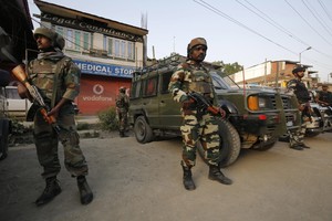 القوات الحدودية الهندية تقتل مهربين باكستانيين مشتبه بهما