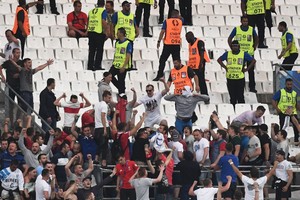 ليبيديف: المشجعون الروس قاموا بعمل جيد في شجارهم مع الإنجليز