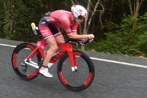 سوالو من فريق البحرين للتحمل 13 تحلق في سماء كيرنز