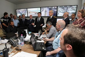 وزيرة الداخلية البريطانية تنتقد قوات الأمن الفرنسية على خلفية أعمال الشغب