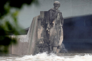 مختص في الأرصاد الجوية يكتشف سبب الفيضانات!