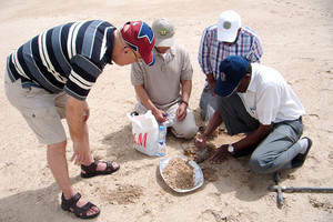 جامعة الخليج العربي و 'IGBA' يجريان دراسة لوضع خارطة لملوحة التربة في الخليج