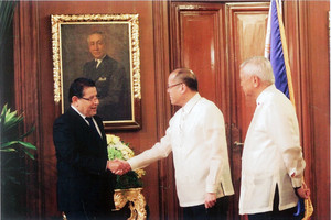 سفير البحرين في بانكوك ينقل تحيات القيادة لرئيس الفلبين