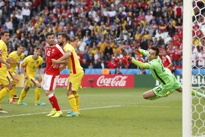 سويسرا تتعادل مع رومانيا وتقترب من التأهل لدور الستة عشر