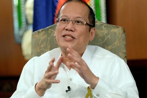 رئيس الفلبين يأمل بانقاذ سائر الرهائن لدى ابو سياف 