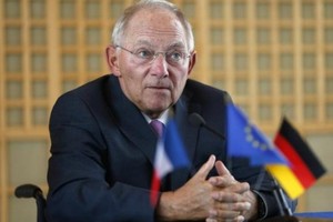 وزير المالية الألماني يؤكد ضرورة الإبقاء على العقوبات ضد روسيا