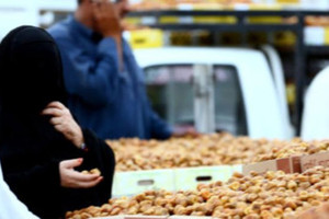 السعودية: مصادرة 6 أطنان تمور «مغشوشة» تسوق على الصائمين