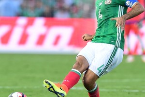 رافايل ماركيز يترك معسكر المكسيك في كوبا أميركا لحضور لحظة ميلاد نجله