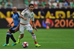 خافيير اكوينو يغيب عن صفوف المكسيك أمام تشيلي للإصابة