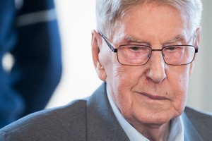 السجن 5 أعوام لحارس سابق بمعسكر نازي عمره 94 عاماً