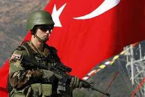 الطيران الحربي التركي يقتل 9 من حزب العمال الكردستاني بشمال العراق