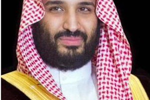 وزير الدفاع السعودي يعقد اجتماعات مع شركات متخصصة في الصناعات العسكرية