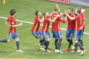 سوالف رياضية... هل يستطيع المنتخب الاسباني تحقيق 'يورو 2016'