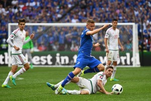 كأس اوروبا 2016: تعادل ايسلندا مع المجر 1-1
