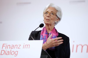 لاجارد تناشد الناخبين البريطانيين اختيار البقاء في الاتحاد الأوروبي   