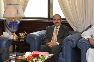 الوزير ميرزا يشجع على تطوير الكوادر البشرية بقطاع الكهرباء والماء