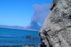 إسرائيل سترسل طائرات إلى قبرص لمساعدتها على إخماد حريق