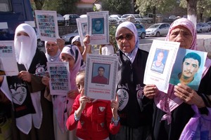 الجزائر تشترط تحديد مصير 2000 مفقود لإقامة علاقة طبيعية مع فرنسا 