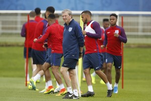 مصير هودجسون يعتمد على مسيرة المنتخب الإنجليزي في 'يورو 2016'