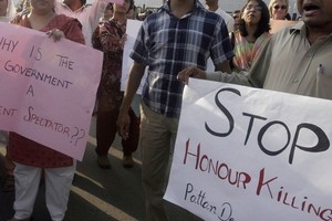 مقتل زوجين في مدينة فيصل آباد الباكستانية في جريمة شرف