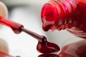 دراسة: طلاء الأظافر ومثبتات الشعر قد تتسبّب بالسكري