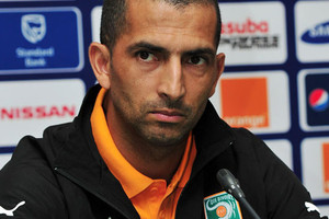 الجيش يجدد عقد مدربه الفرنسي لموشي حتى 2018