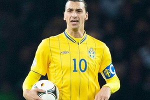 ابراهيموفيتش يعلن اعتزاله اللعب دولياً