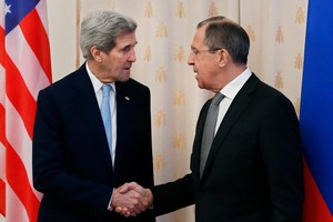 لافروف وكيري بحثا آفاق استئناف مباحثات السلام السورية