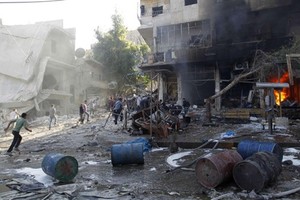 مقتل 25 مدنياً بينهم ستة اطفال في غارات على مدينة الرقة السورية