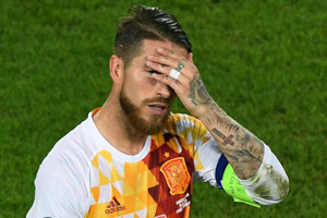 إنيستا: كان من المفترض أن أنفذ ركلة الجزاء ولكن راموس طلبها وأهدرها!