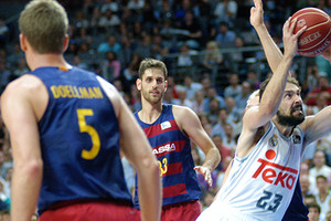 ريال مدريد يقهر برشلونة في كلاسيكو السلة ويتوج باللقب