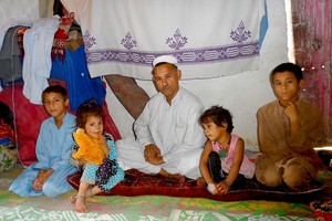  هل تنوي باكستان إعادة اللاجئين الأفغان إلى وطنهم؟