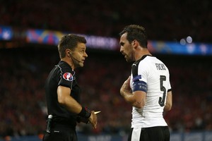 كأس أوروبا 2016: حكم نهائي مونديال 2014 يُدير مباراة فرنسا وايرلندا