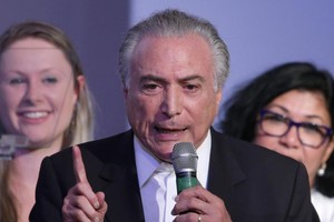 رئيس البرازيل المؤقت: يتعين على النساء التقاعد قبل الرجال