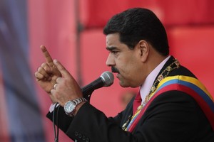 المعارضة في فنزويلا تضغط لإجراء استفتاء على إقالة الرئيس