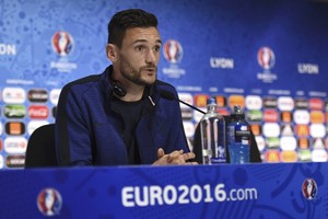 لوريس سيحطم الرقم القياسي في حمل شارة قائد منتخب فرنسا