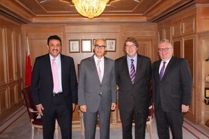 محافظ المصرف المركزي يجتمع بعميد كلية إدارة الأعمال بجامعة 'بانغور' البريطانية