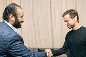 وزير الدفاع السعودي يبحث مع رئيس «تويتر» تأهيل الكوادر الوطنية