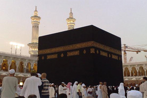 السعودية تعلن وقف تأشيرات العمرة للموسم الحالي نهائياً