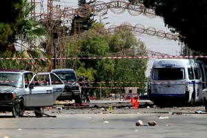 ثلاثة تفجيرات انتحارية تهز مجددا بلدة القاع اللبنانية 