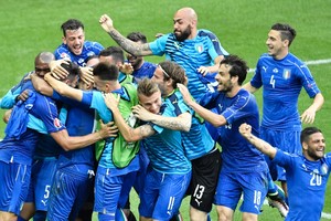 كأس أوروبا 2016: ايطاليا تجرد إسبانيا من اللقب وتبلغ ربع النهائي