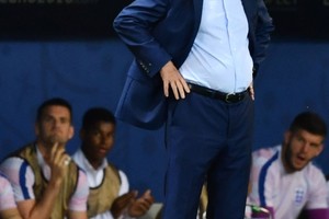 هودجسون مدرب انجلترا يستقيل بعد الخروج المذل من بطولة أوروبا أمام أيسلندا