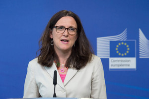 'التجارة الأوروبية': خروج بريطانيا لن يؤثر على اتفاقيات التجارة  الحرة مع أميركا وكندا